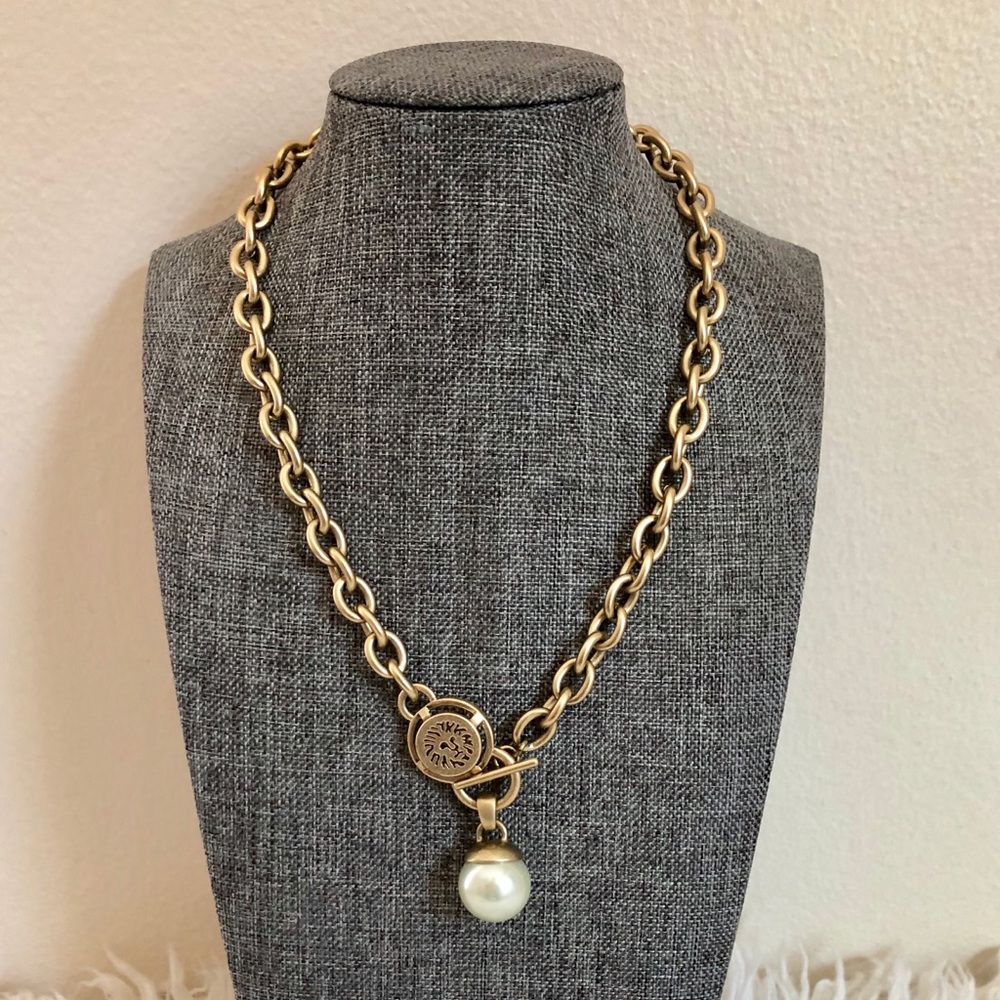 Front Close Gold Chainlink Necklace